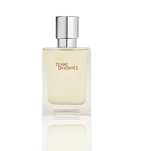 Frosted Elegance in a Woody Citrus Elixir