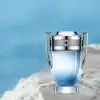 Crisp men’s scent blending citrus and warm woods