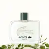 Fresh mint and eucalyptus heart with woody vetiver base