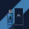 Men's fragrance with citrus and woody notes