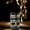 Woody and aromatic masculine scent