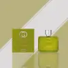 Warm amber‑woody scent with orange blossom & nutmeg