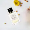 Sweet unisex fragrance with soft woody dry-down