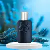 Citrusy lavender opening with floral heart over vanilla‑pepper wood base