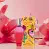 Bright fruity-floral fragrance blending citrus, dahlia, and silky sandalwood undertones