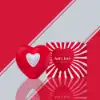 Sweet fruity floral EDT with nutty gourmand dry-down